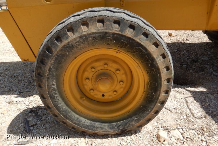 image for item DP3914 Case 580  forklift