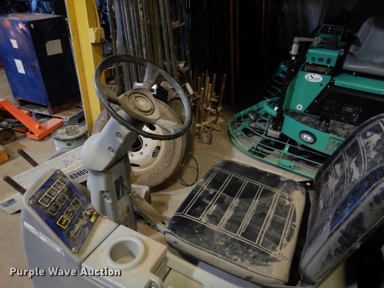 image for item EP9727 Nilfisk Advance 3210D  floor sweeper