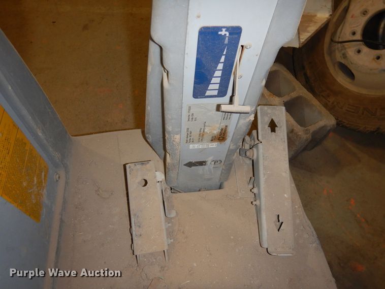 image for item EP9727 Nilfisk Advance 3210D  floor sweeper