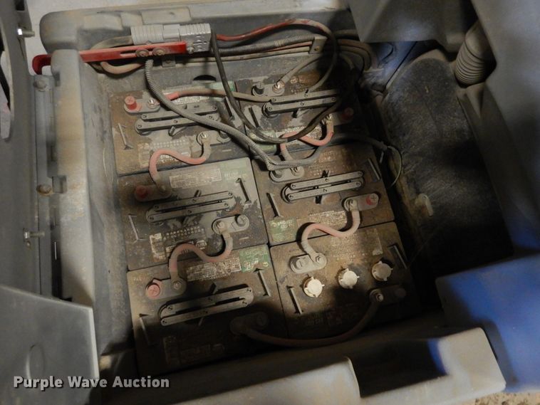 image for item EP9727 Nilfisk Advance 3210D  floor sweeper