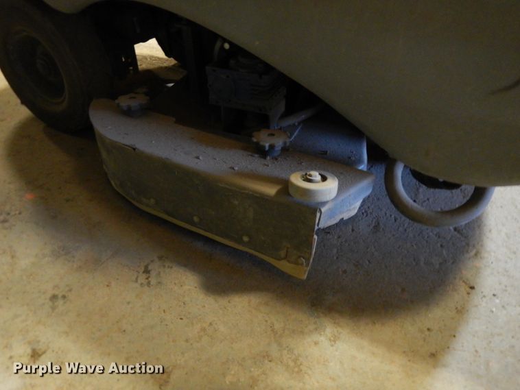 image for item EP9727 Nilfisk Advance 3210D  floor sweeper