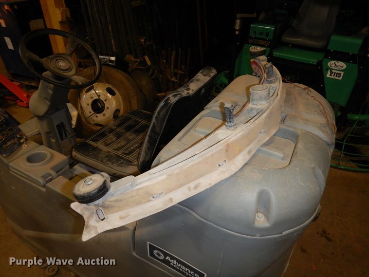 image for item EP9727 Nilfisk Advance 3210D  floor sweeper