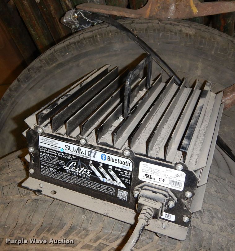 image for item EP9727 Nilfisk Advance 3210D  floor sweeper