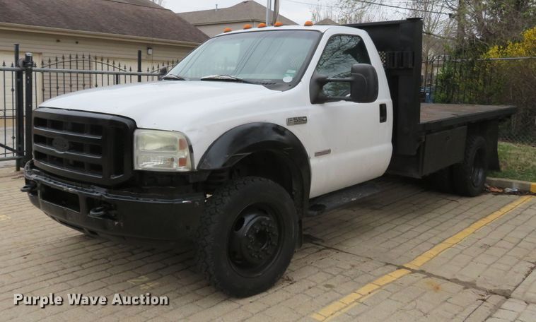 image for item FB9783 2005 Ford F550 Super Duty XL  flatbed truck