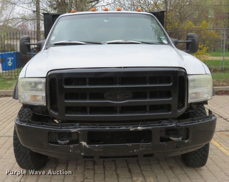 image for item FB9783 2005 Ford F550 Super Duty XL  flatbed truck