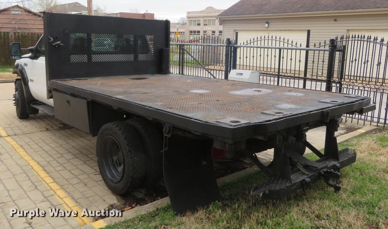 image for item FB9783 2005 Ford F550 Super Duty XL  flatbed truck