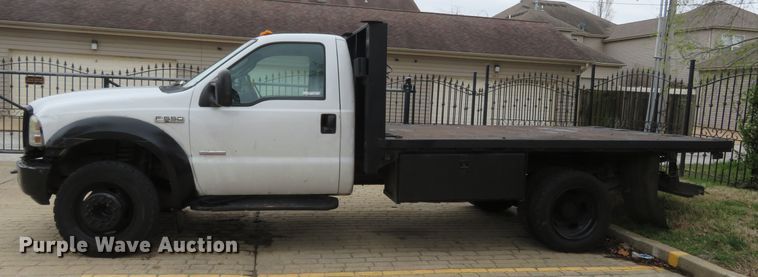image for item FB9783 2005 Ford F550 Super Duty XL  flatbed truck
