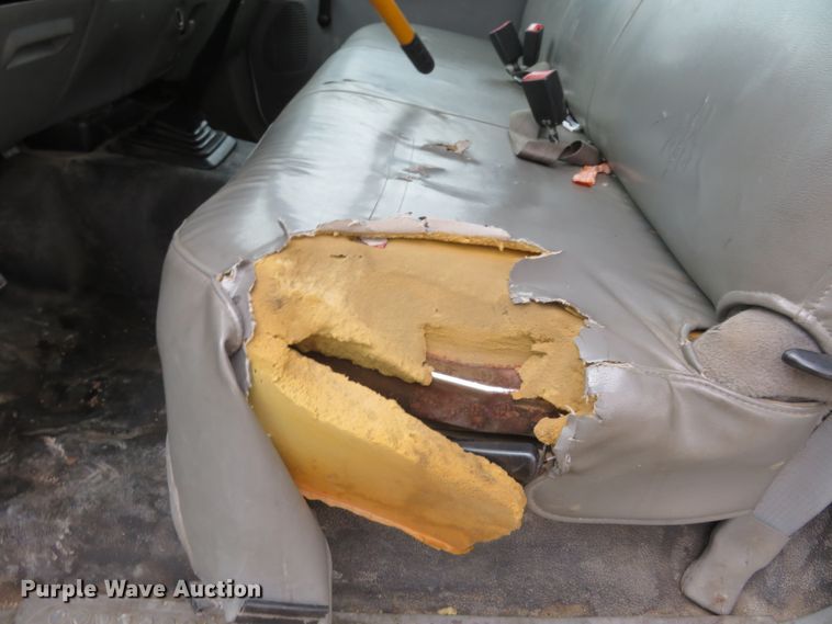 image for item FB9783 2005 Ford F550 Super Duty XL  flatbed truck