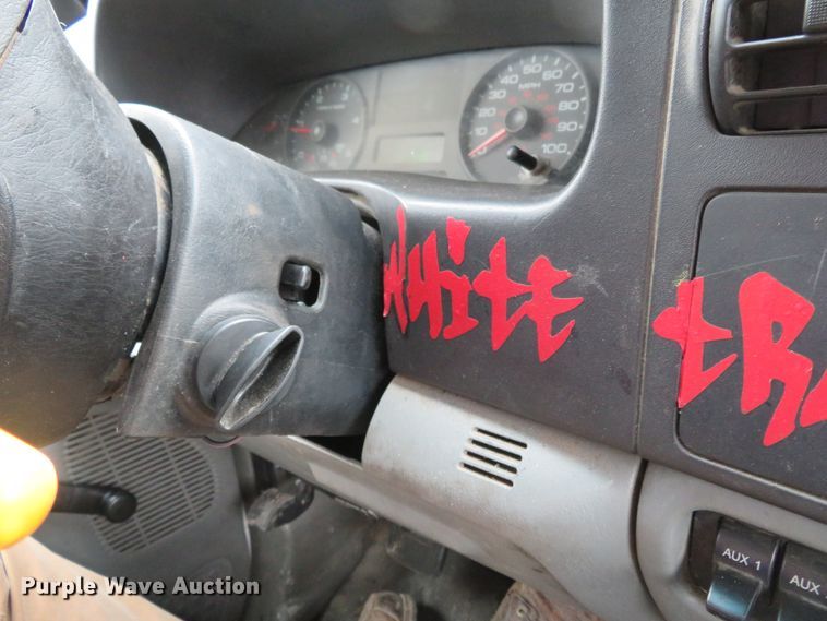 image for item FB9783 2005 Ford F550 Super Duty XL  flatbed truck