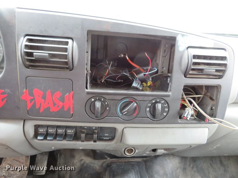 image for item FB9783 2005 Ford F550 Super Duty XL  flatbed truck