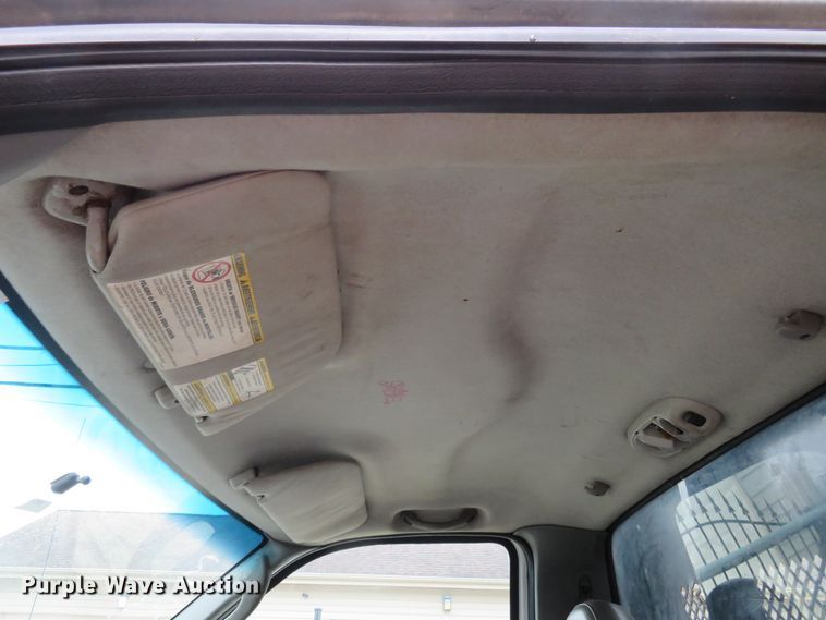 image for item FB9783 2005 Ford F550 Super Duty XL  flatbed truck