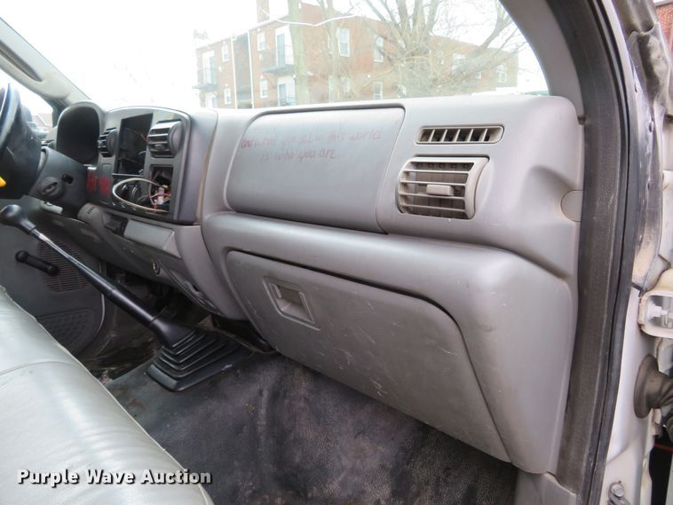 image for item FB9783 2005 Ford F550 Super Duty XL  flatbed truck