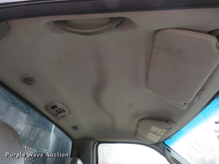 image for item FB9783 2005 Ford F550 Super Duty XL  flatbed truck