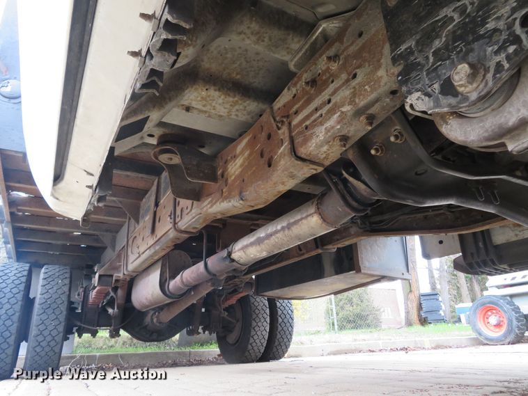 image for item FB9783 2005 Ford F550 Super Duty XL  flatbed truck