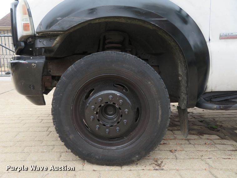 image for item FB9783 2005 Ford F550 Super Duty XL  flatbed truck