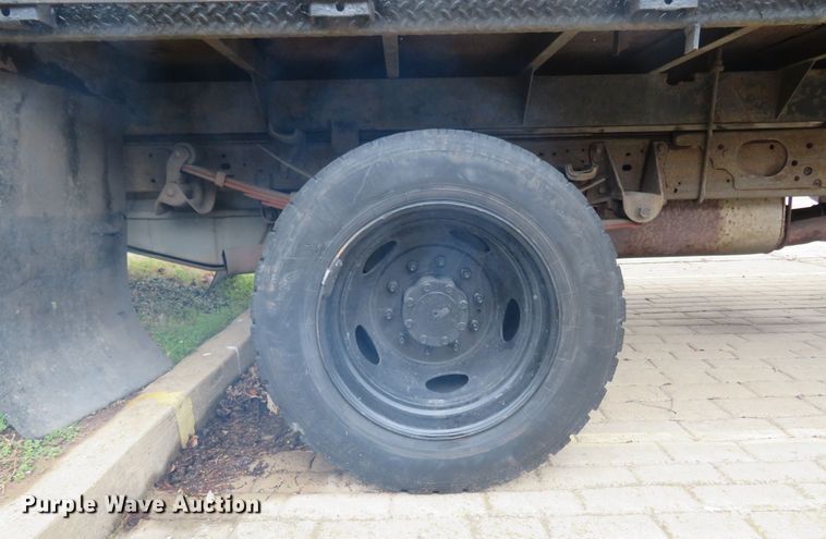 image for item FB9783 2005 Ford F550 Super Duty XL  flatbed truck