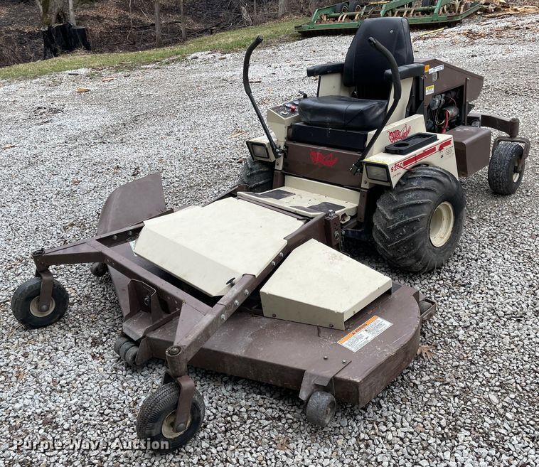 image for item FV9432 Grasshopper 928D  ZTR lawn mower