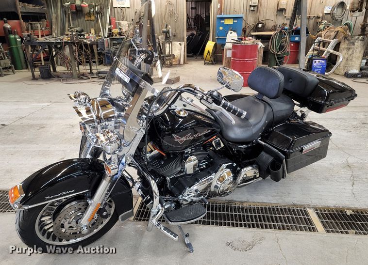 image for item GL9024 2013 Harley Davidson Road King  motorcycle