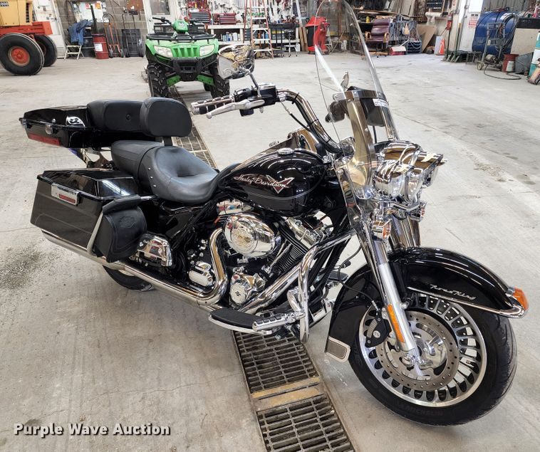 image for item GL9024 2013 Harley Davidson Road King  motorcycle