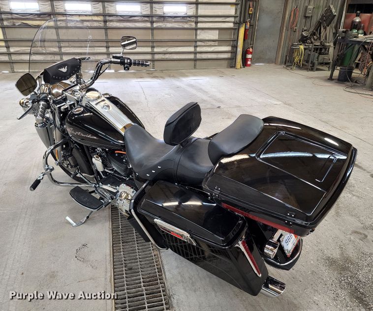 image for item GL9024 2013 Harley Davidson Road King  motorcycle