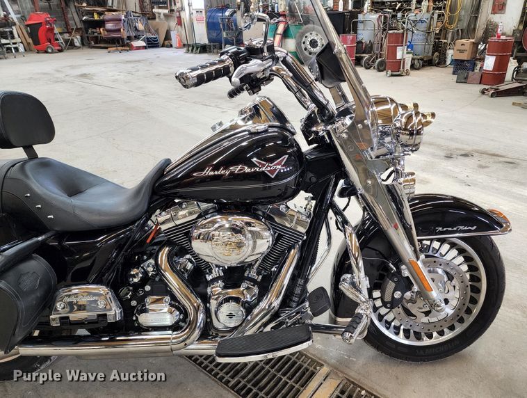 image for item GL9024 2013 Harley Davidson Road King  motorcycle