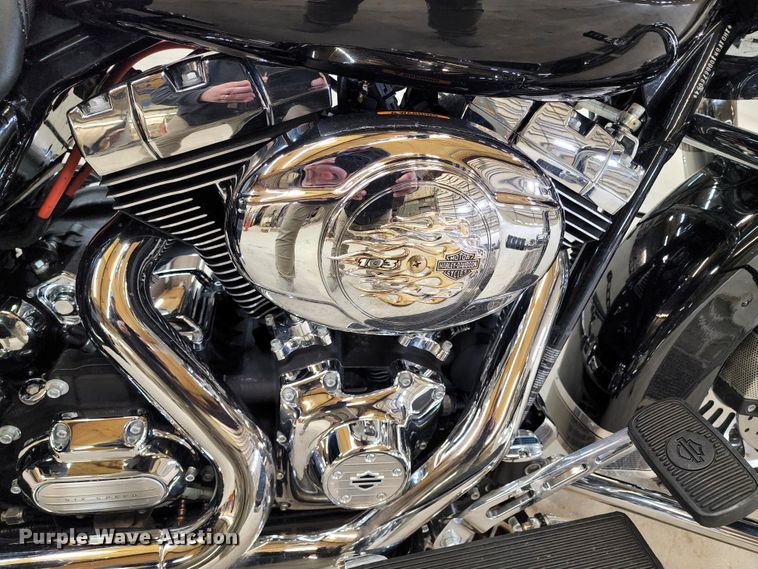 image for item GL9024 2013 Harley Davidson Road King  motorcycle