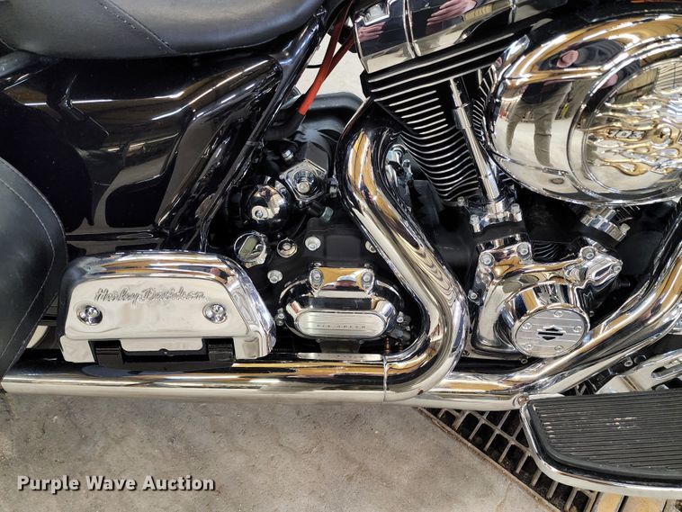 image for item GL9024 2013 Harley Davidson Road King  motorcycle