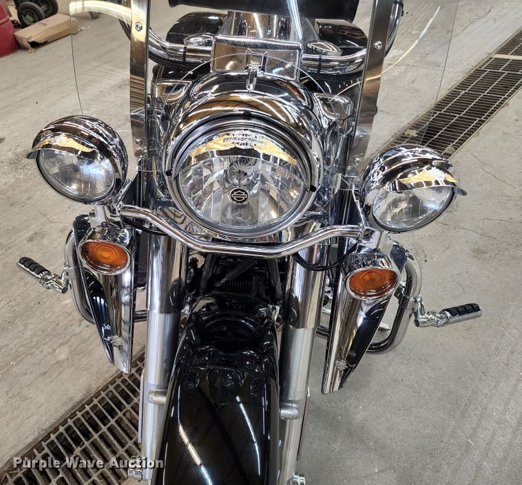 image for item GL9024 2013 Harley Davidson Road King  motorcycle