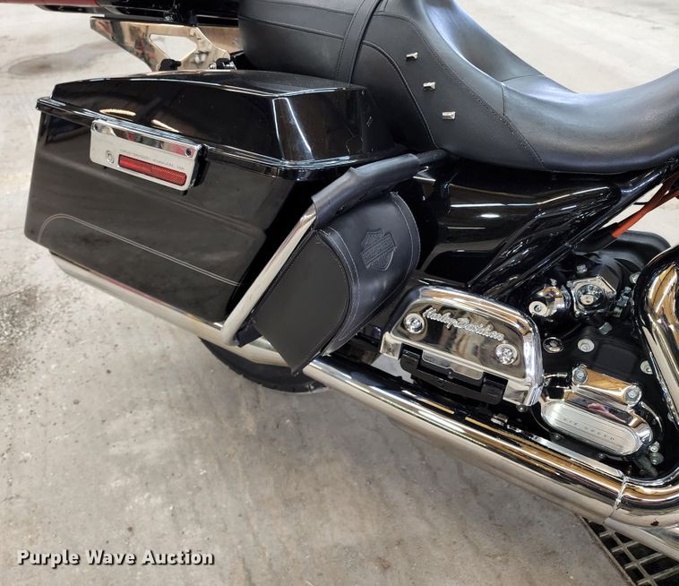 image for item GL9024 2013 Harley Davidson Road King  motorcycle