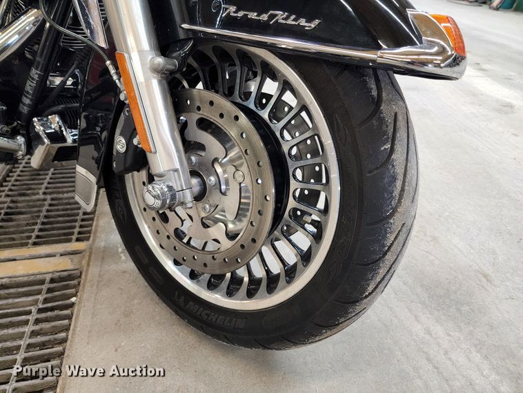 image for item GL9024 2013 Harley Davidson Road King  motorcycle