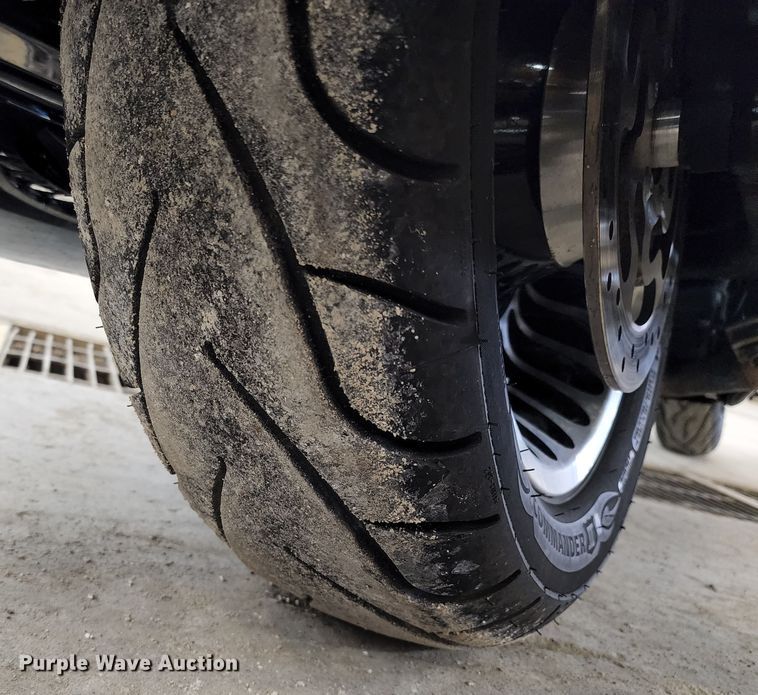 image for item GL9024 2013 Harley Davidson Road King  motorcycle