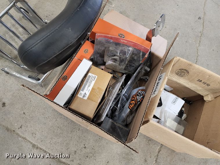 image for item GL9024 2013 Harley Davidson Road King  motorcycle