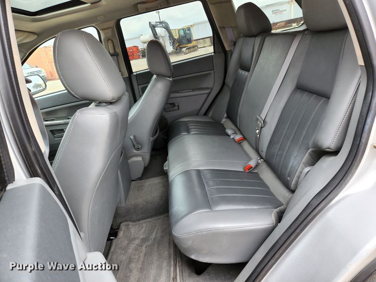 image for item HK9416 2007 Jeep Grand Cherokee Laredo  SUV