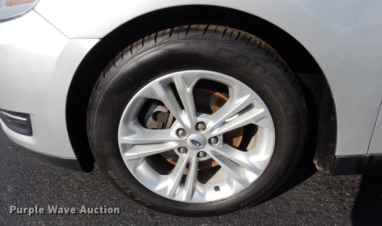 image for item HK9451 2013 Ford Taurus SEL