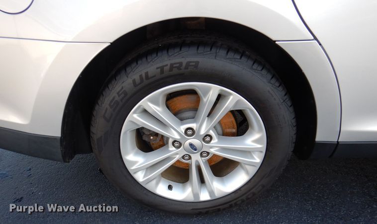 image for item HK9451 2013 Ford Taurus SEL