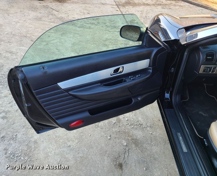 image for item IF9355 2004 Ford Thunderbird  convertible