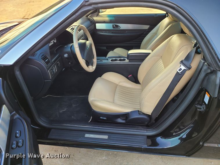 image for item IF9355 2004 Ford Thunderbird  convertible