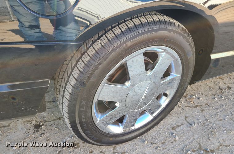 image for item IF9355 2004 Ford Thunderbird  convertible