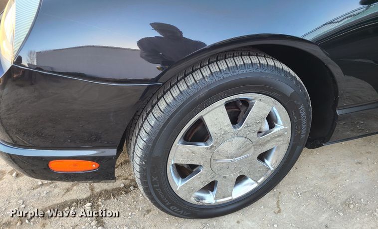 image for item IF9355 2004 Ford Thunderbird  convertible