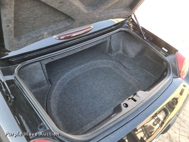 image for item IF9355 2004 Ford Thunderbird  convertible