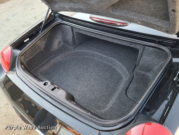 image for item IF9355 2004 Ford Thunderbird  convertible