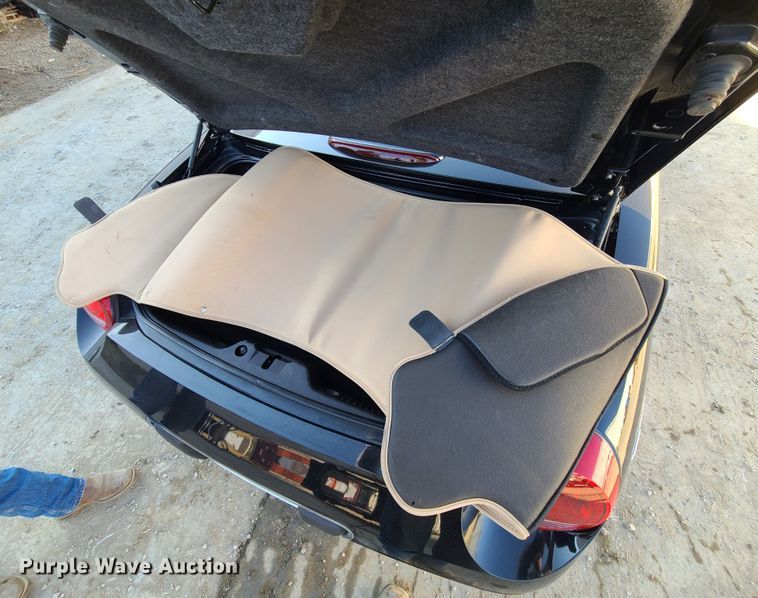 image for item IF9355 2004 Ford Thunderbird  convertible