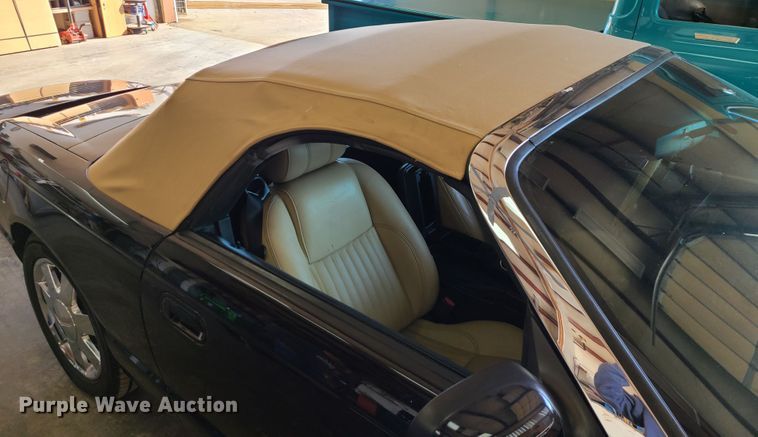 image for item IF9355 2004 Ford Thunderbird  convertible