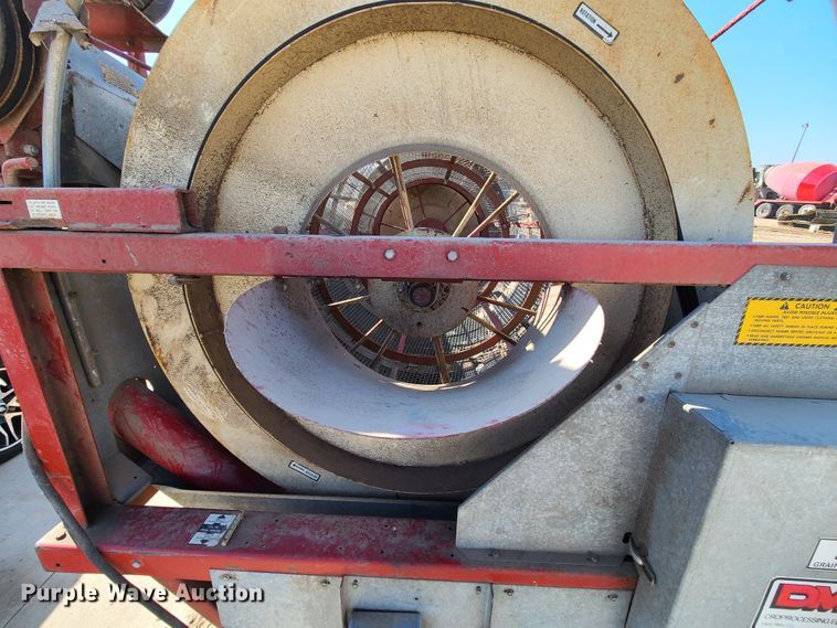 image for item IF9356 DMC 54  Hi-Cap grain cleaner