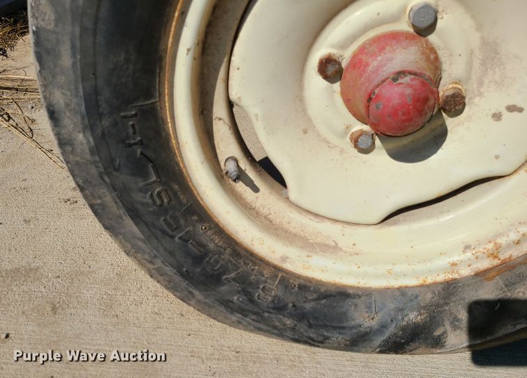 image for item IF9356 DMC 54  Hi-Cap grain cleaner