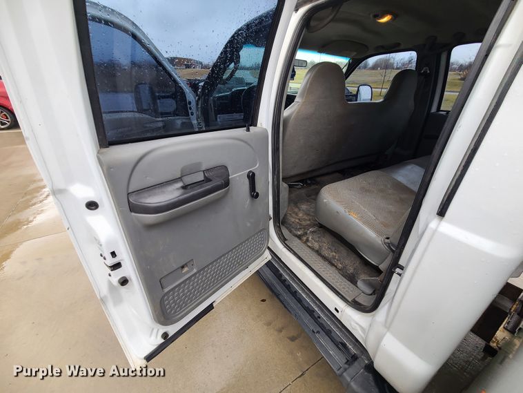 image for item IF9406 2007 Ford F550 Super Duty  Crew Cab utility / service truck