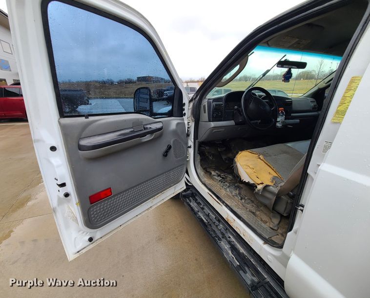 image for item IF9406 2007 Ford F550 Super Duty  Crew Cab utility / service truck