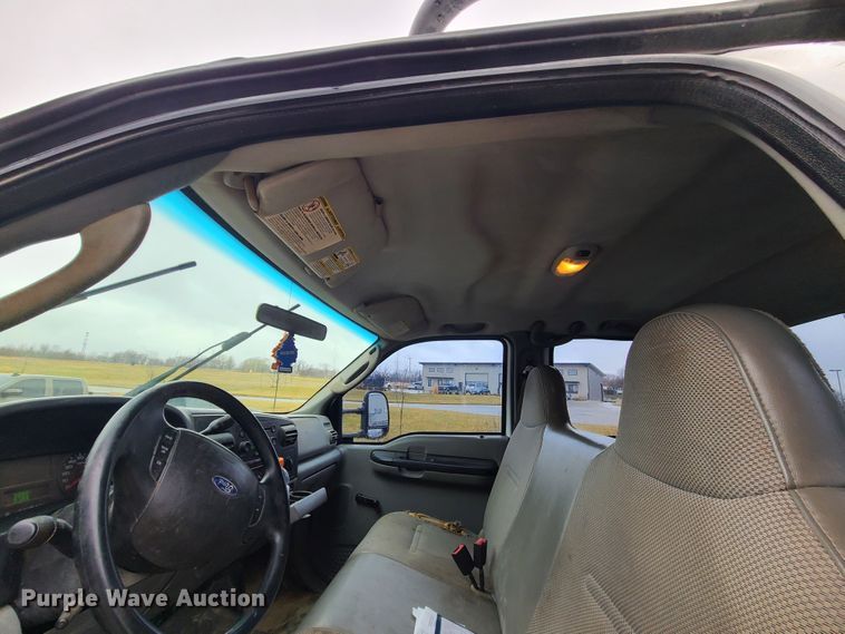 image for item IF9406 2007 Ford F550 Super Duty  Crew Cab utility / service truck