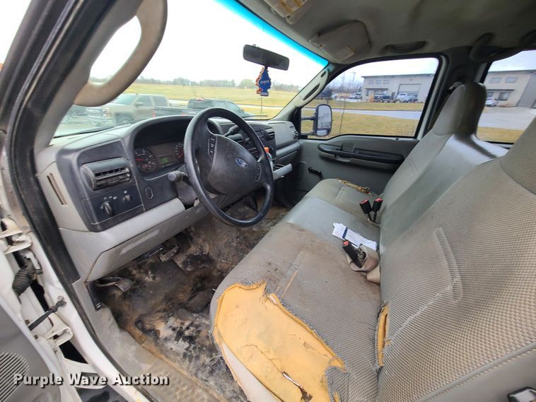 image for item IF9406 2007 Ford F550 Super Duty  Crew Cab utility / service truck