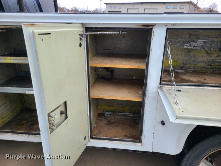 image for item IF9406 2007 Ford F550 Super Duty  Crew Cab utility / service truck